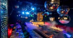 Общий зал караоке — интерьер зала