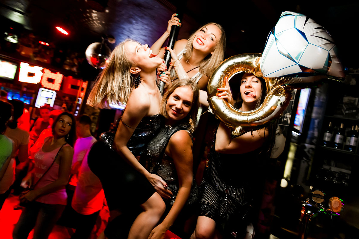 Танцевальный зал — Руки ВВерх! Бар / Ruki VVerh! Bar