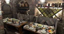 Винный погреб — интерьер зала