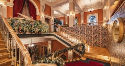 Основной зал — интерьер зала