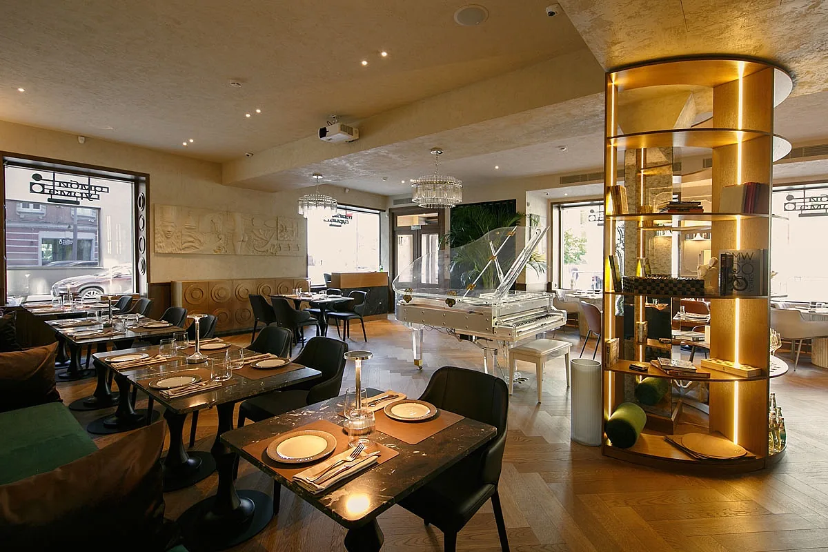 Gambit bistro&bar — Основной зал, фото банкетного зала