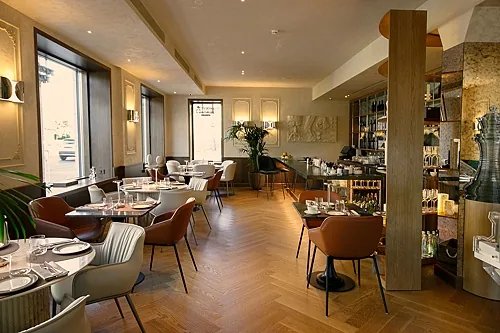 Основной зал — Gambit bistro&bar