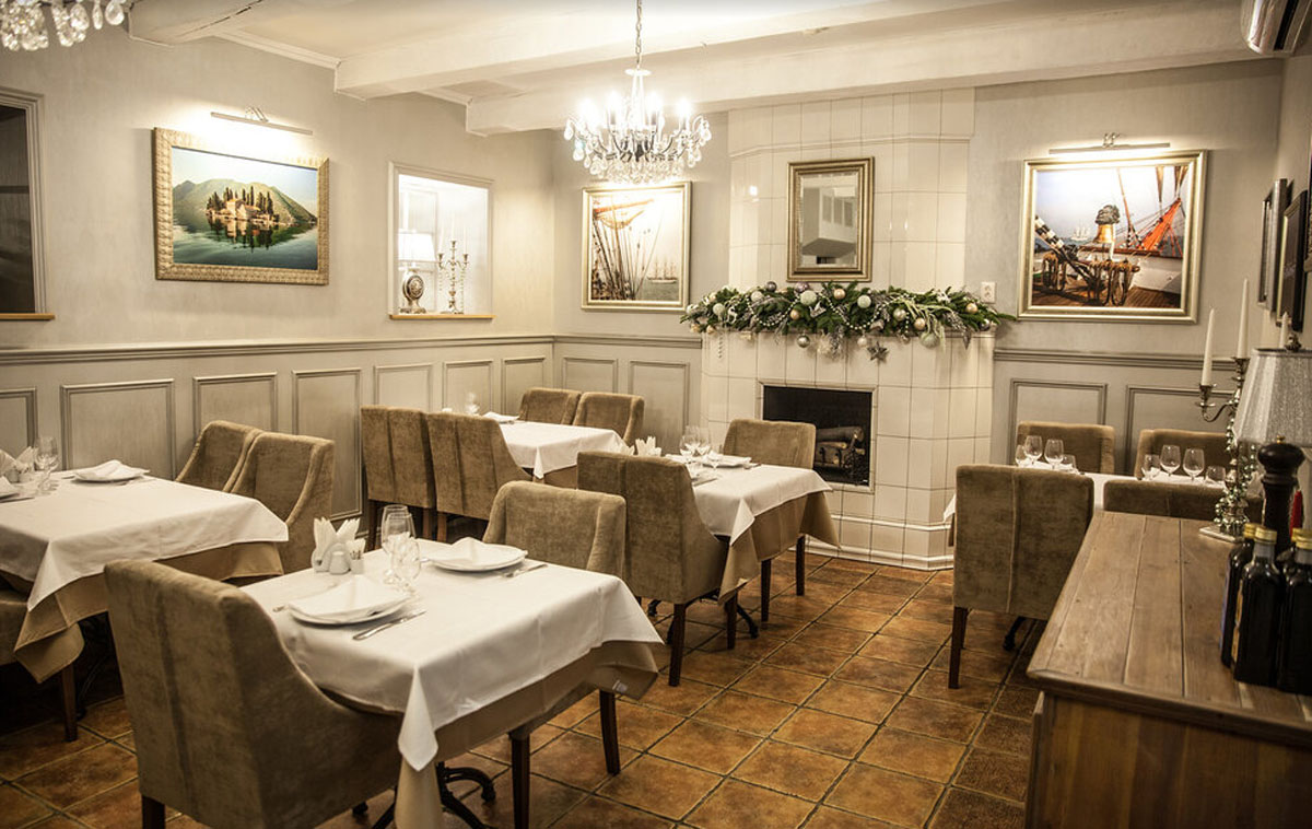 Каминный зал — Субботица Садовая