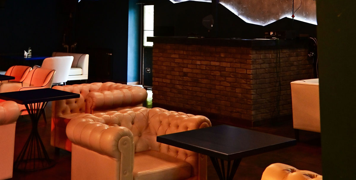 Большой зал в караоке клубе — фото 12