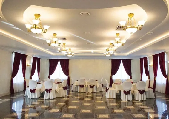 Большой банкетный зал Большой банкетный зал — фото 5