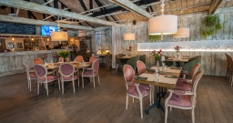 Ресторан Загород — интерьер зала