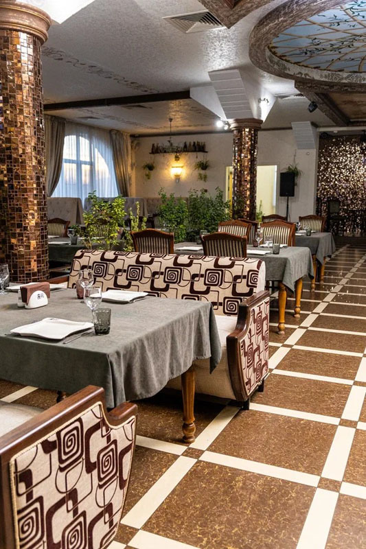 Основной зал ресторана — банкетный зал Старый колодец, фото