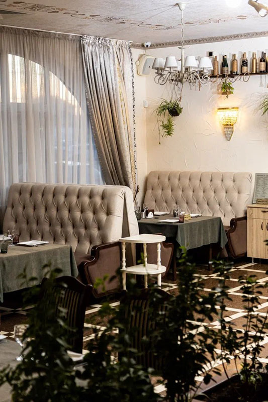 Основной зал ресторана — фото 4