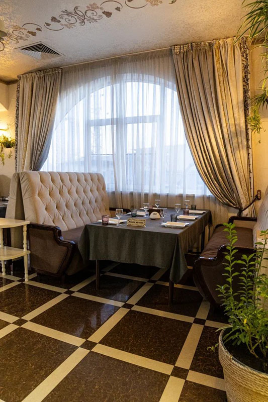 Основной зал ресторана — фото 8