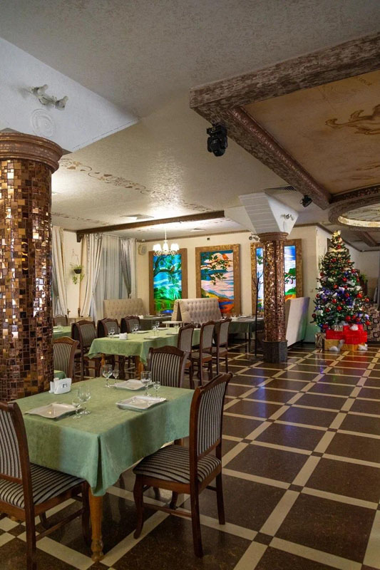 Основной зал ресторана — фото 10