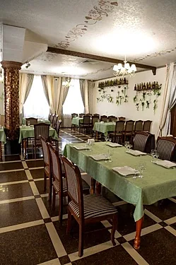 Основной зал ресторана — Старый колодец