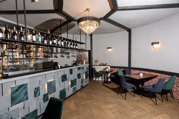 Бар — интерьер зала