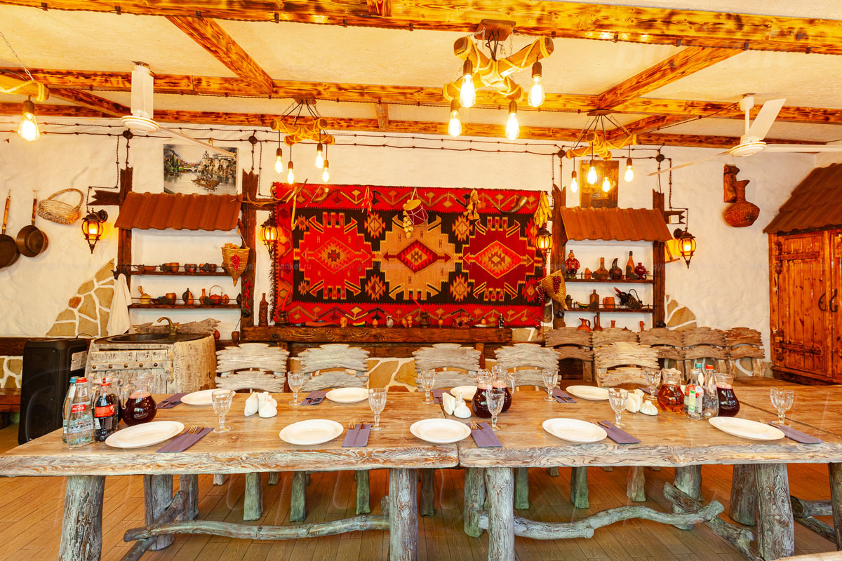 Хижина охотника (летний сезон) — Амбар 13