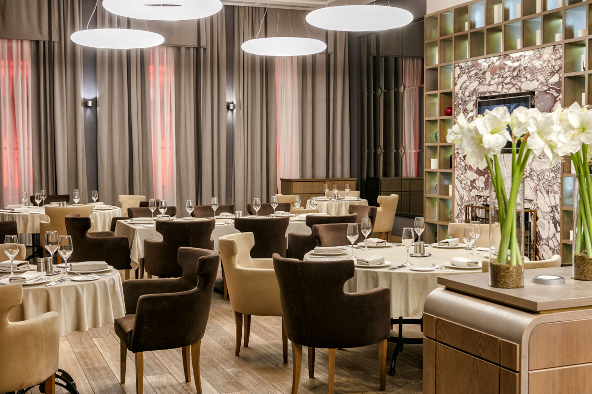 Два камина — Особняк на Пятницкой