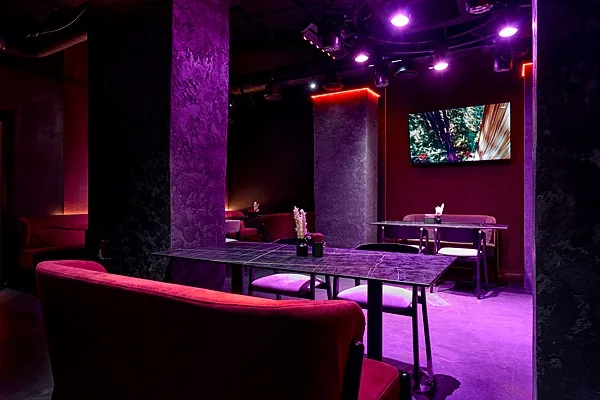 Гримерка Gastro club & Karaoke bar, Основной зал — фото