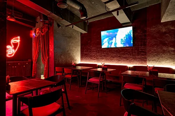 Гримерка Gastro club & Karaoke bar, Основной зал — фото