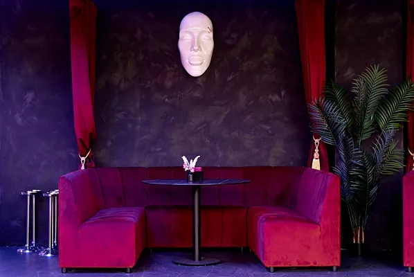 Гримерка Gastro club & Karaoke bar, Основной зал — фото