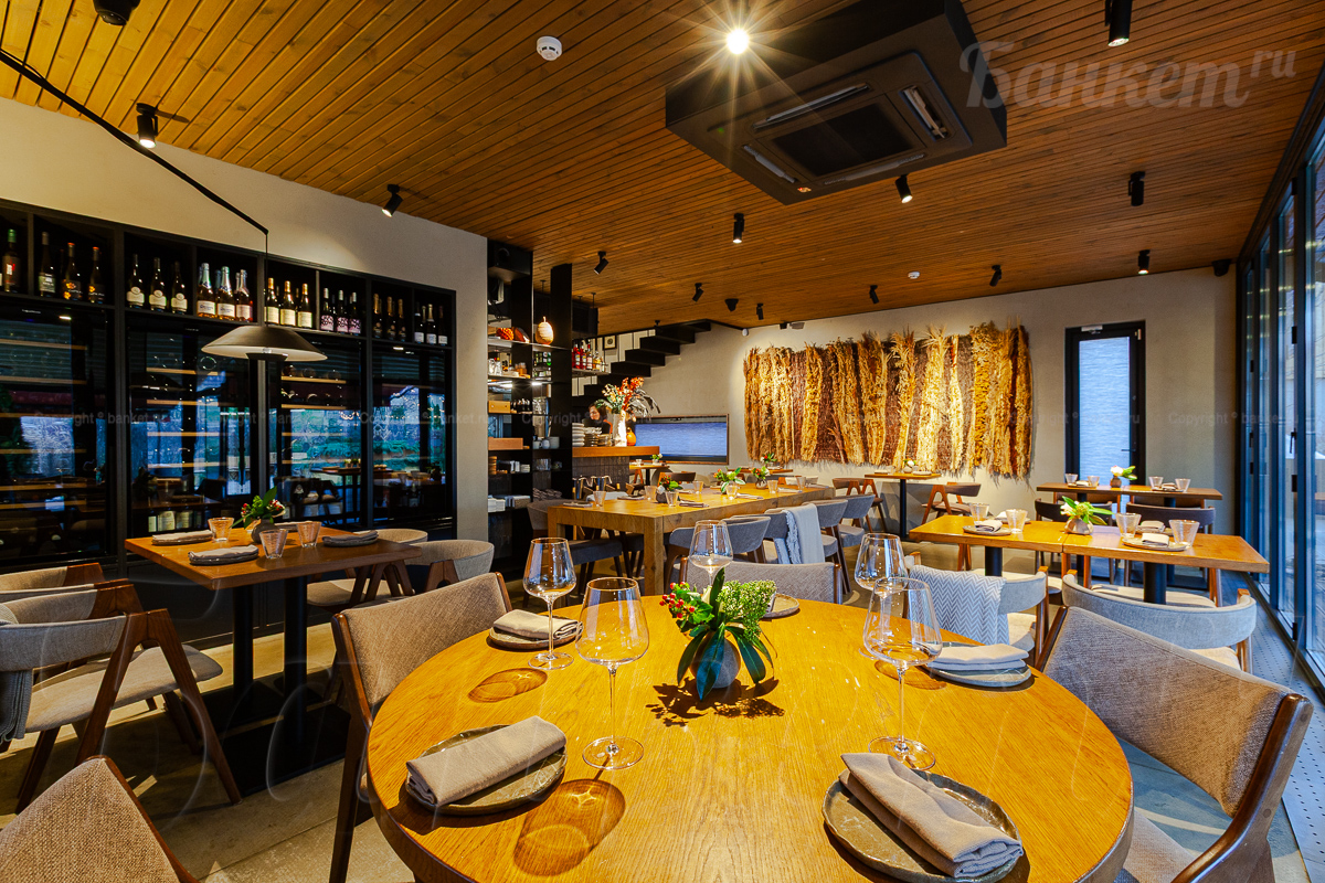 1-й этаж — Ресторан Eno Bistro