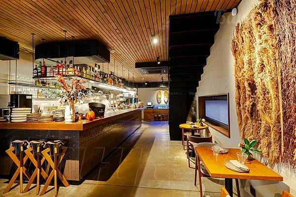Ресторан Eno Bistro, 1-й этаж — фото