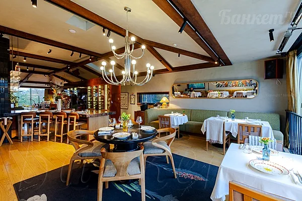 Ресторан Eno Bistro, 2-й этаж — фото