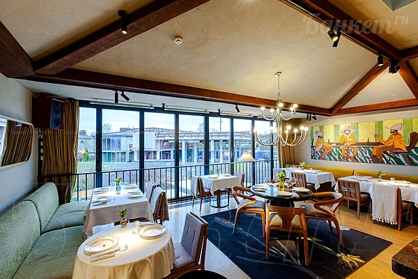 Ресторан Eno Bistro, 2-й этаж — фото
