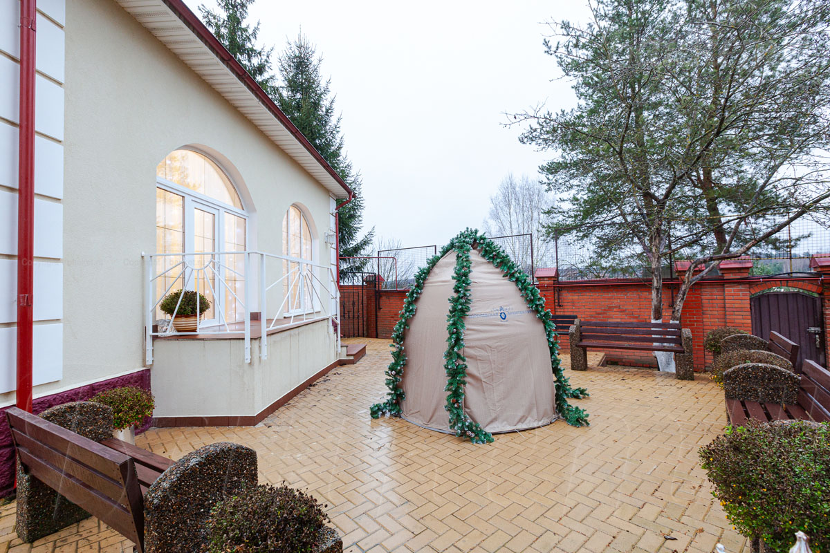 Дом у озера — Дом у Озера