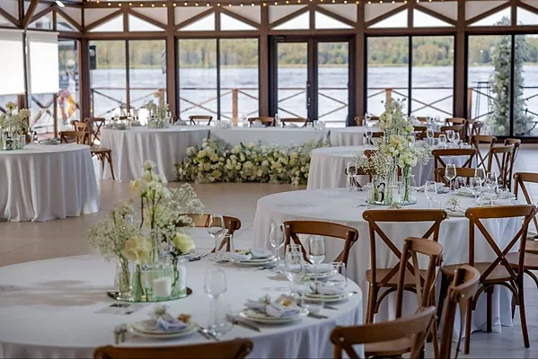 Мечты river club, Основной зал — фото