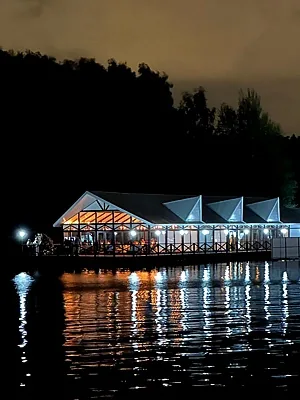 Мечты river club, Основной зал — фото
