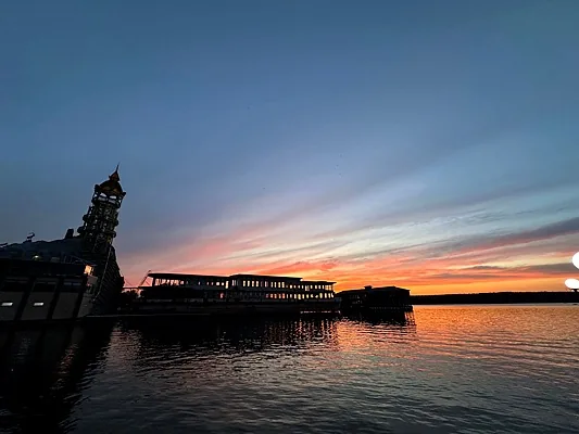 Мечты river club, Основной зал — фото