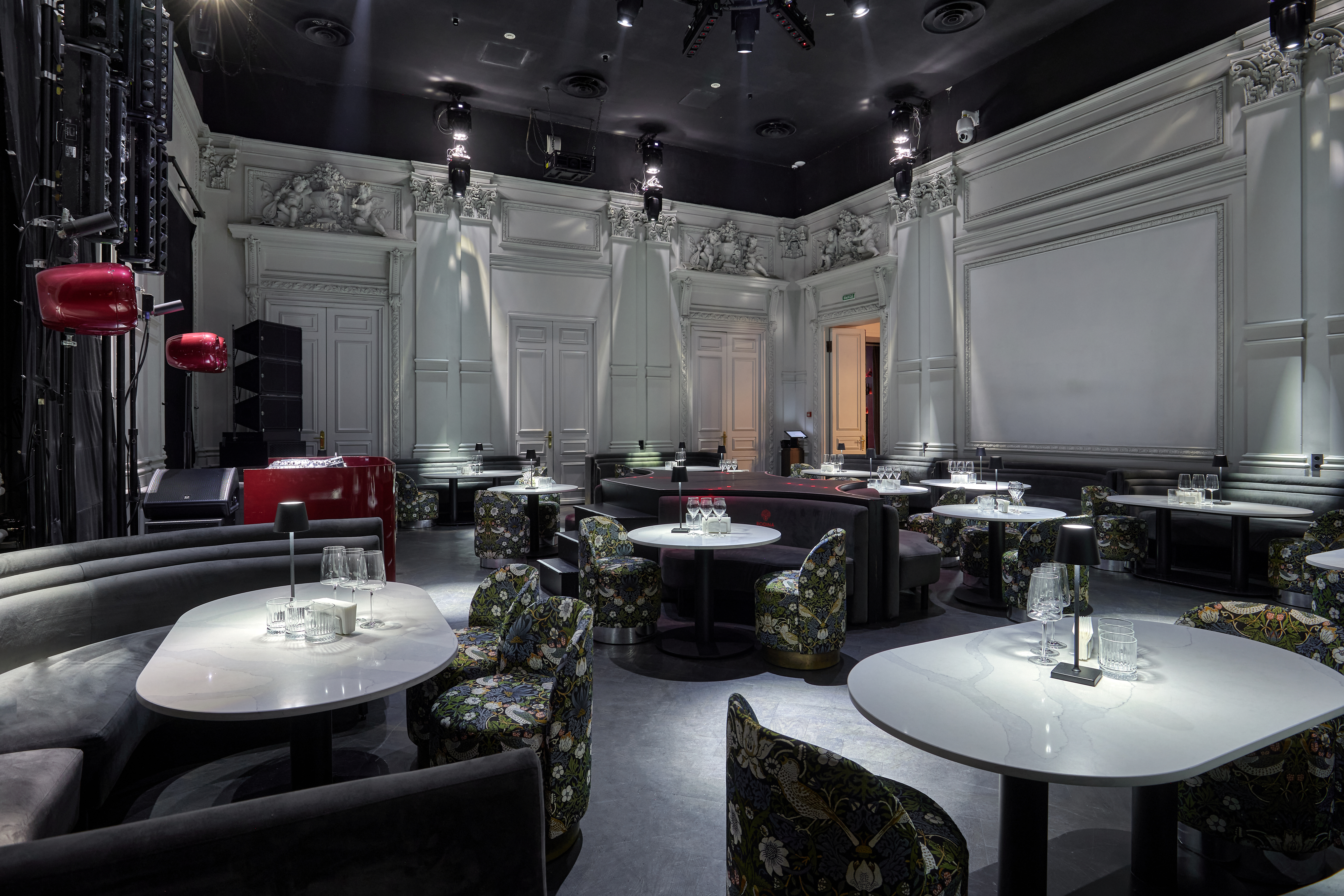 Основной зал