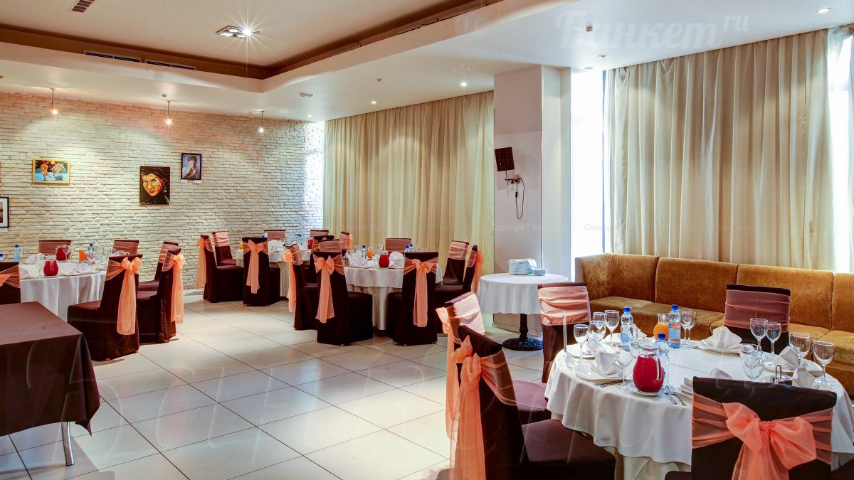 Большой банкетный зал Большой банкетный зал — фото 8