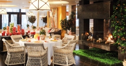 Центральный зал — интерьер зала