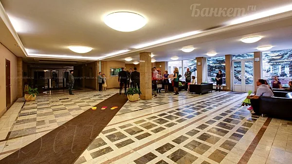 Зал зеркальный — Кафе - бар на Калужской, Москва