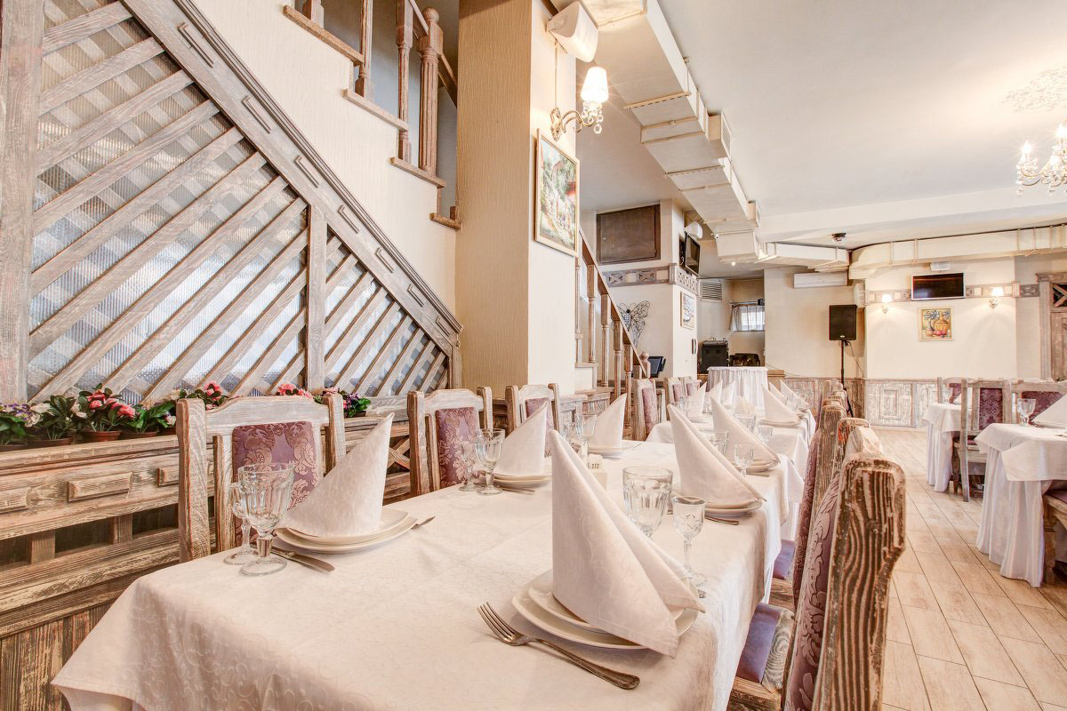 Зал на втором этаже — Ресторан Кузьминки