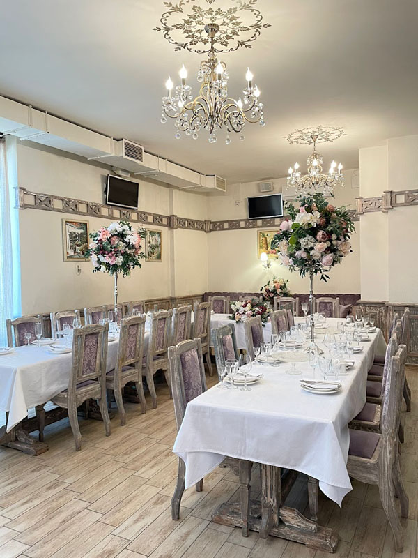 Зал на первом этаже — Ресторан Кузьминки