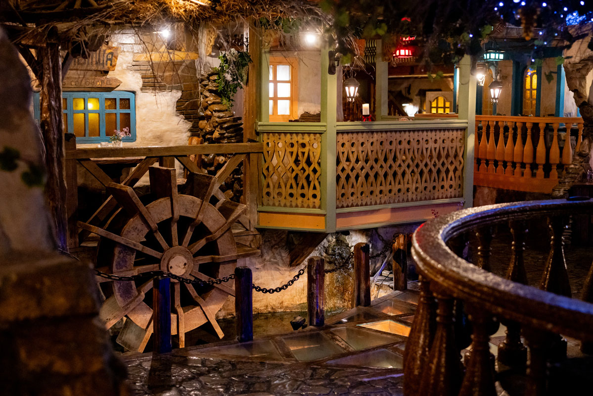 Основной зал — Генацвале на Арбате