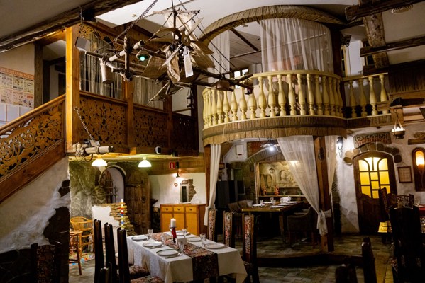 Логотип Генацвале на Арбате