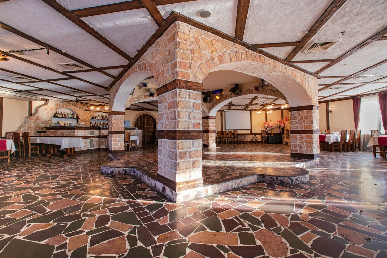 Ариана — Ариана