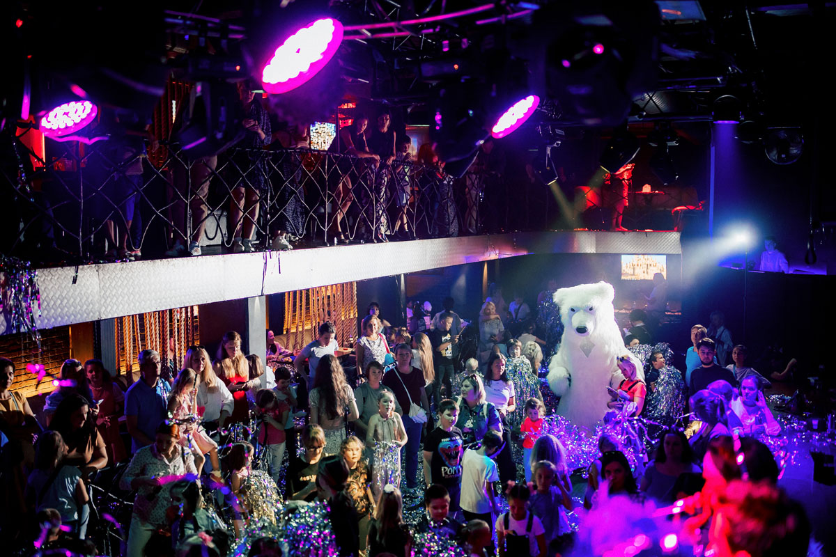 Зал Клуб — Известия Холл