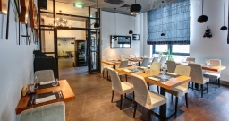 Малый зал Малый зал — интерьер зала