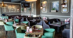 Зал на втором этаже — интерьер зала