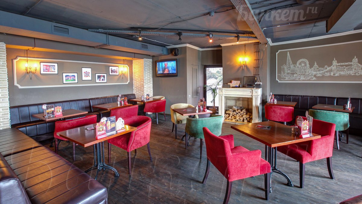 Зал (антресоль второго этажа) — Темпл бар