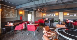 Зал (антресоль второго этажа) — интерьер зала