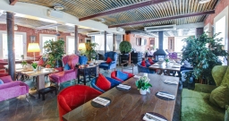 Второй этаж — интерьер зала