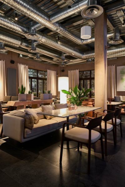 Everest Mansion — интерьер зала