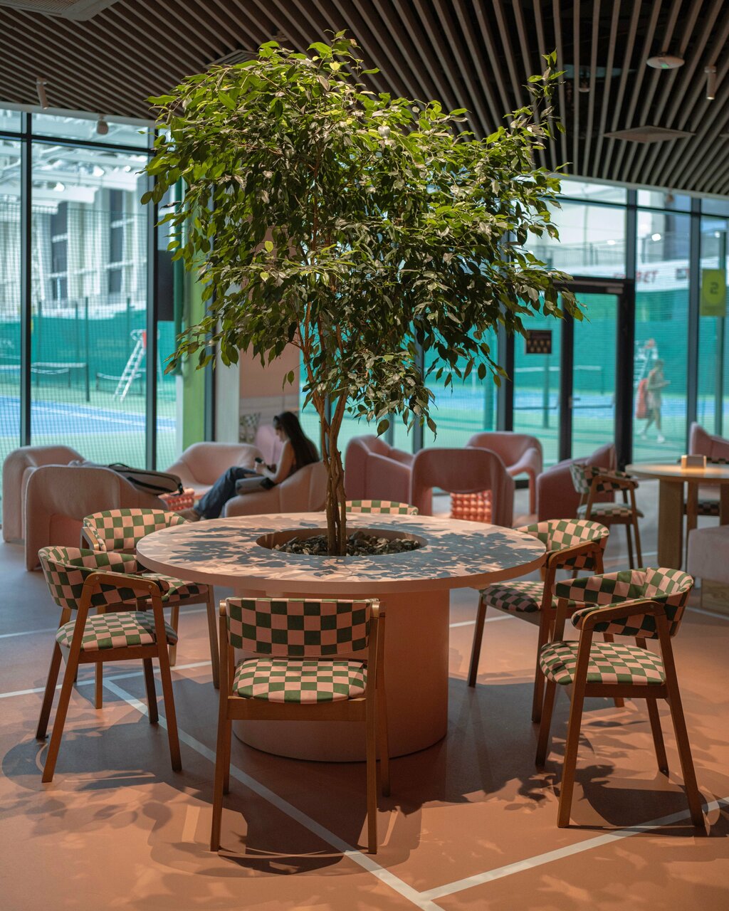 La Raquette Cafe — La Raquette Cafe