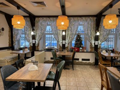 Beauty Pub — интерьер зала