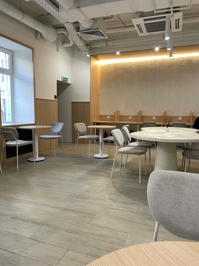 Are — интерьер зала