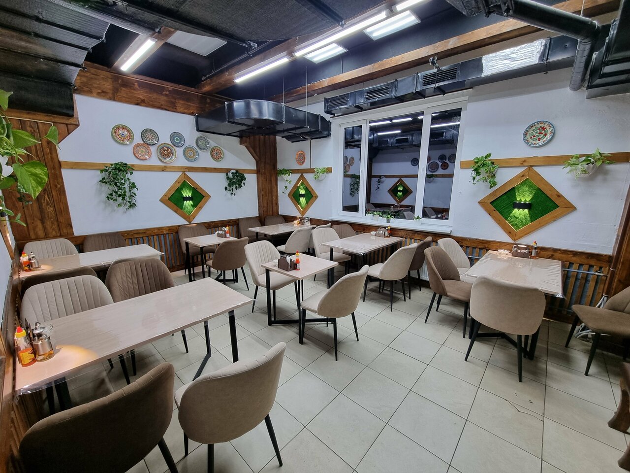 Узбекская Кухня Халяль 24 — Узбекская Кухня Халяль 24, фото банкетного зала