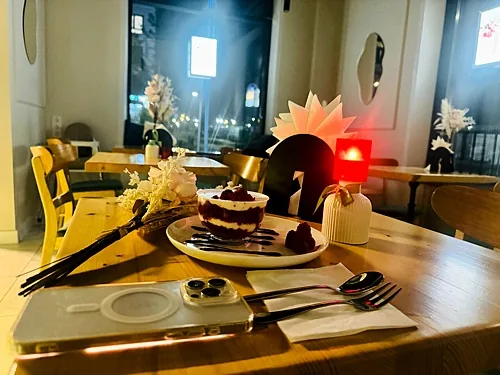 Burger and desserts — Burger and desserts